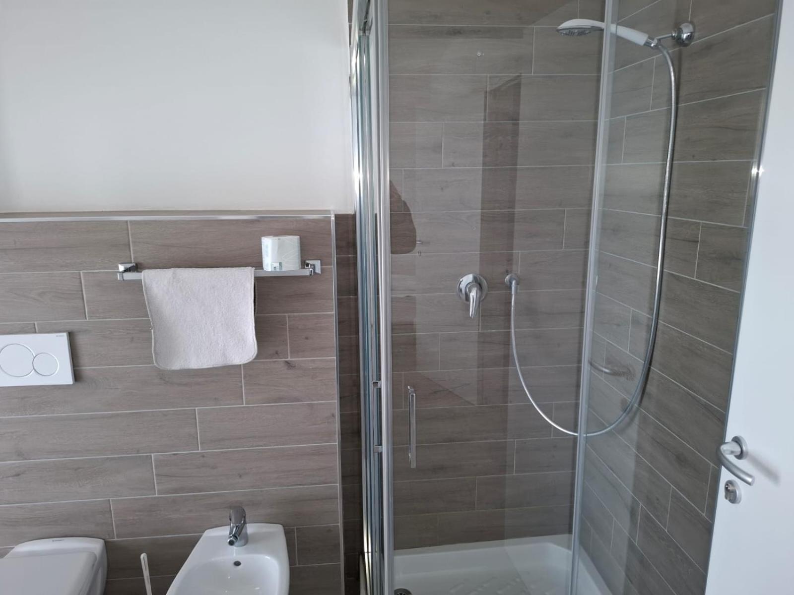 Airport Palese Luxury 2 Guest house *